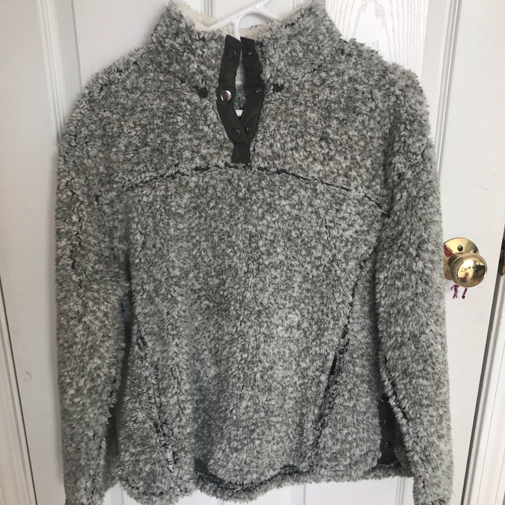 Fluffy sherpa pullover
